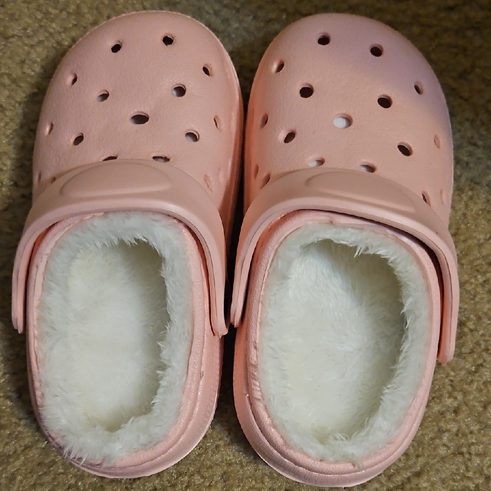 SHEIN Pink Kids Slippers
